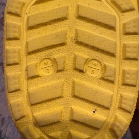 Crocs Fleece-Lined Yellow Crocs women’s size 9 / men’s size 7 - Picture 10 of 10